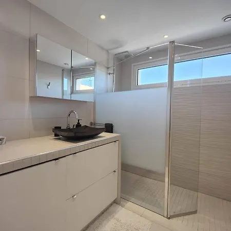 Vue T2 61m²+ Parking Apartment