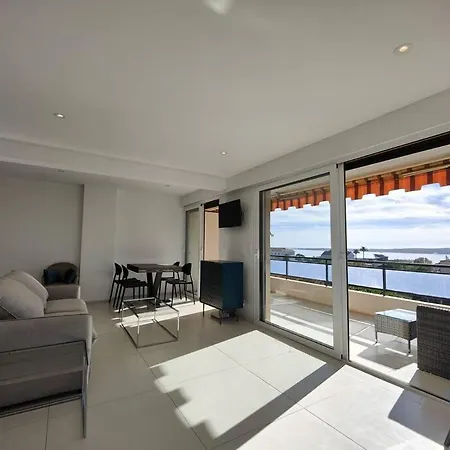 Vue T2 61m²+ Parking Apartment